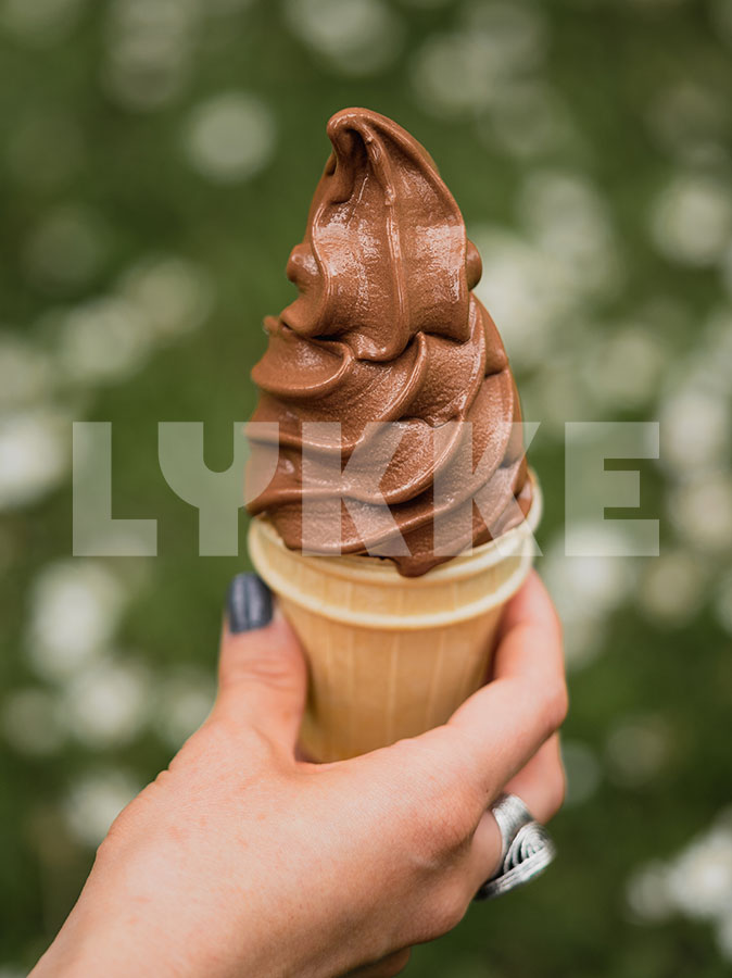 czekoladowe lody typy soft lody kręcone lody włoskie